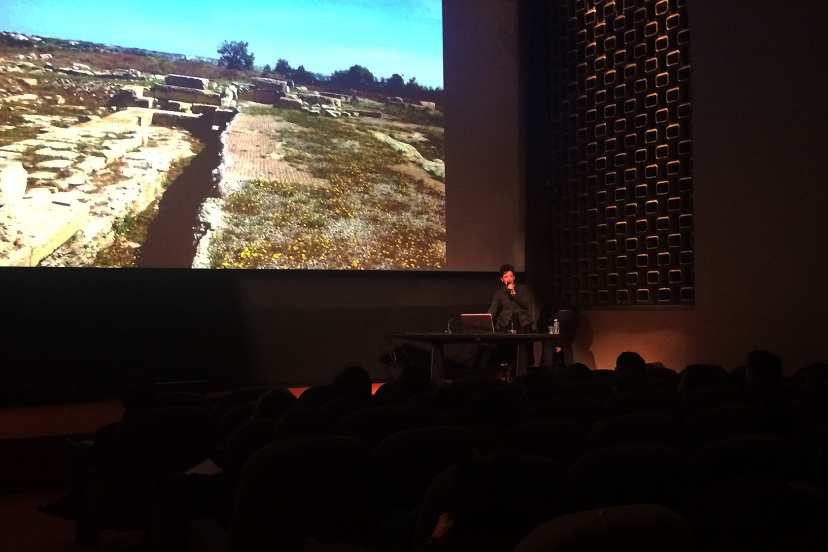 Conférence. 